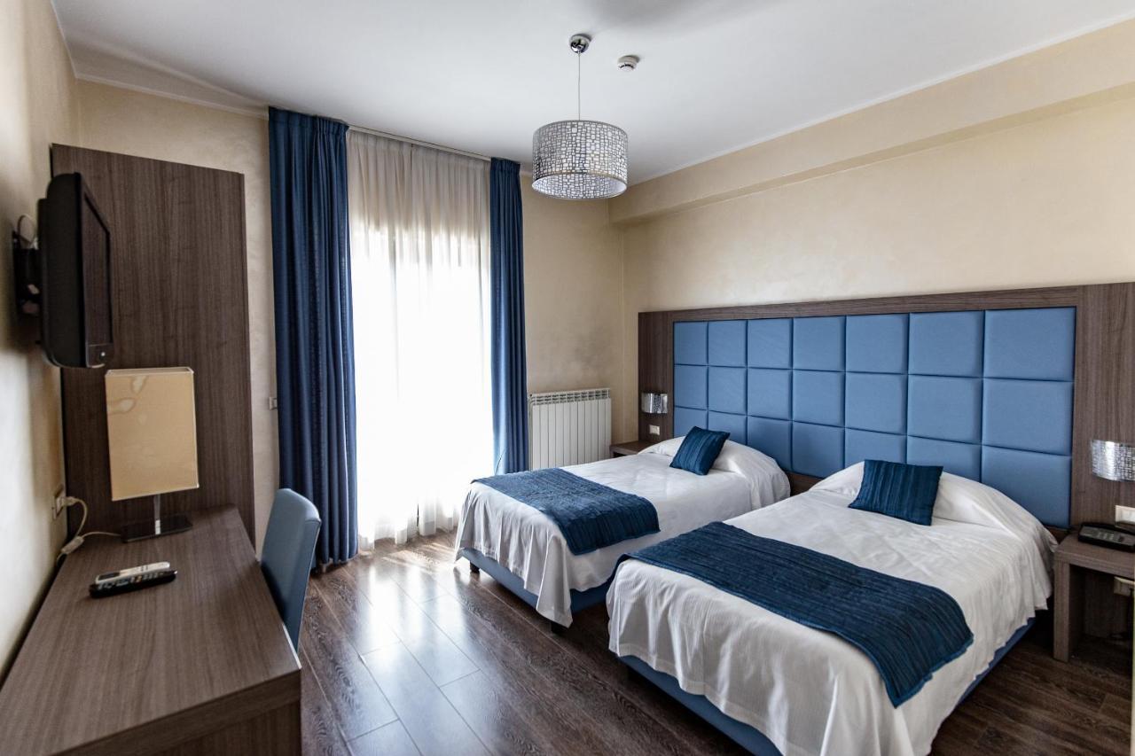 Hotel La Compagnia Del Viaggiatore Λ' Άκουιλα Εξωτερικό φωτογραφία